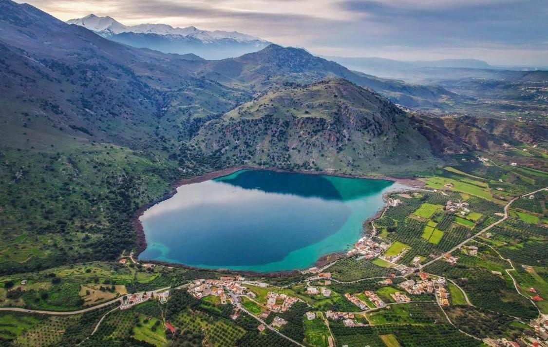 Korissia With Lake View Kournas ภายนอก รูปภาพ